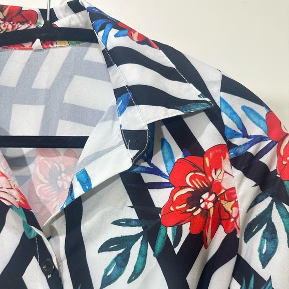 Long Sleeve A-line Printed Mini Dress w/belt featuring a ruffled hem line size S - Picture 4 of 9